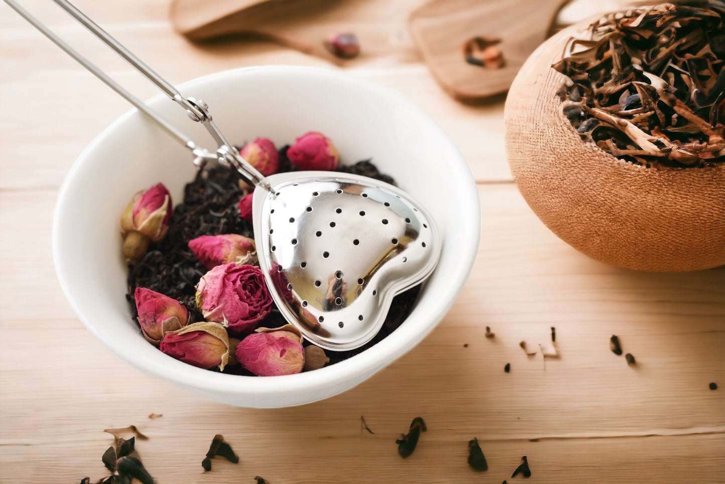 Heart-Shaped Snap Ball Tea Infuser with Handle, Food Grade 304 Stainless Steel with Handle